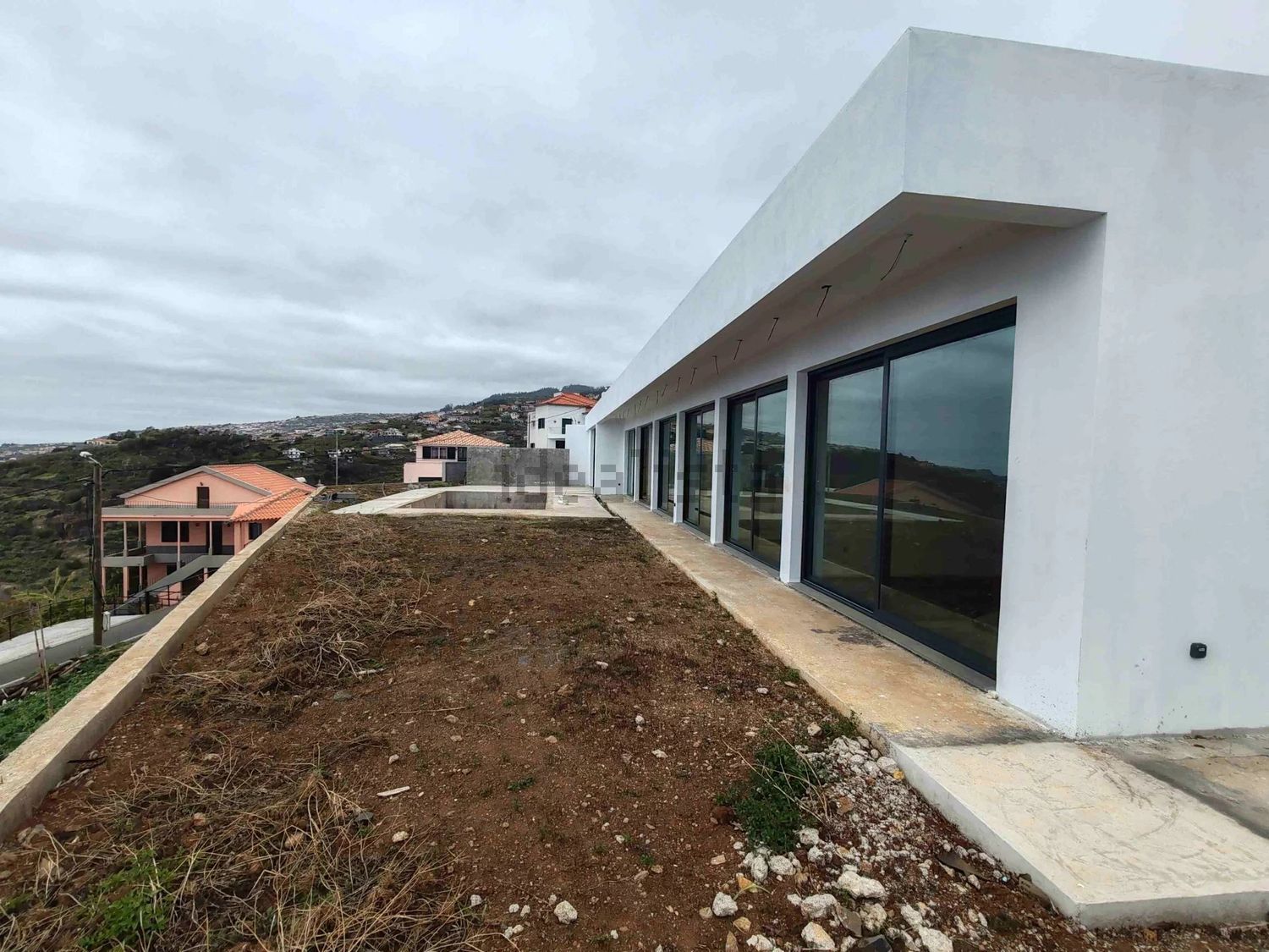 小楼房或独栋别墅出售在 Ribeira Brava - 照片