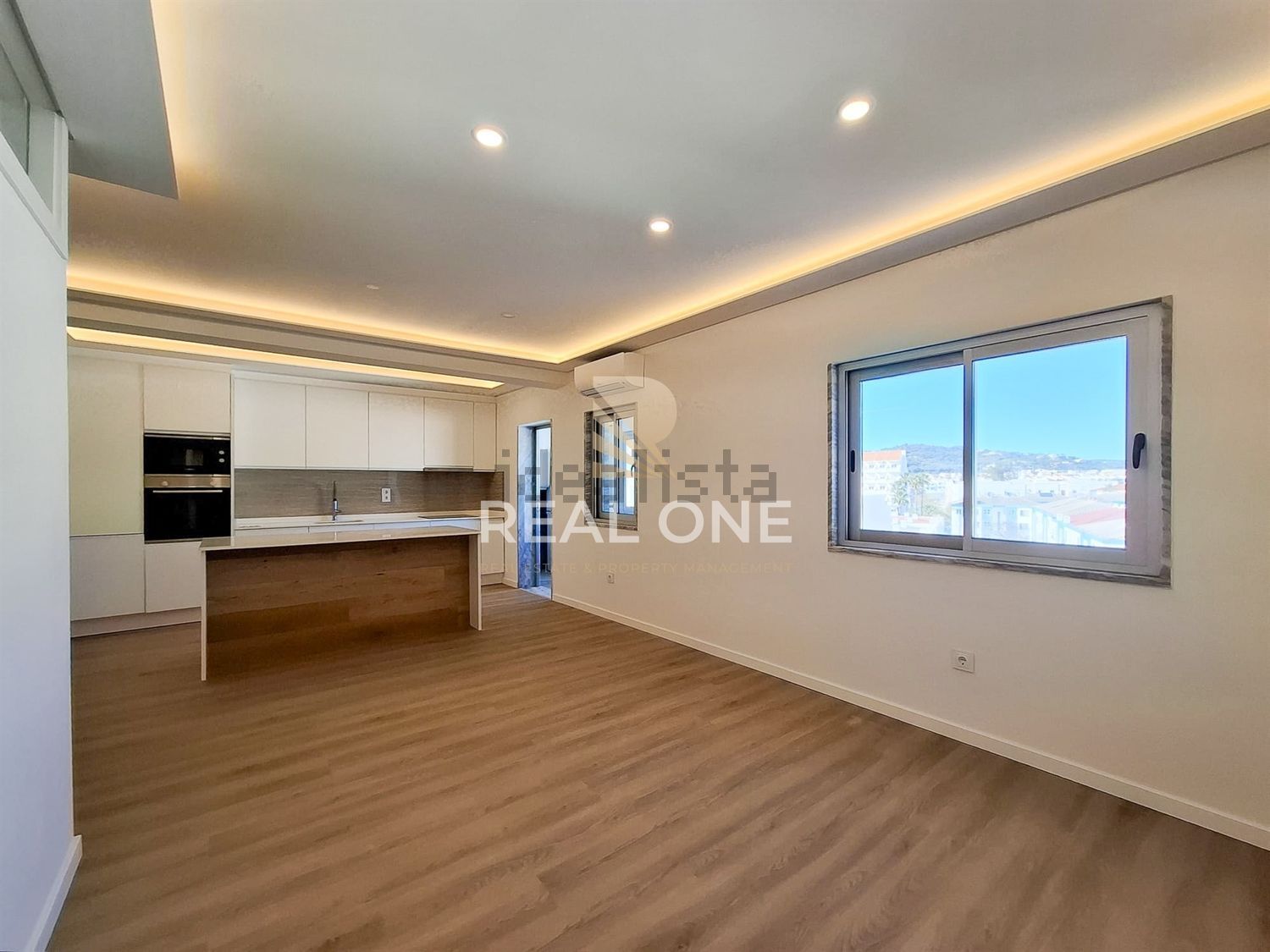 公寓 t3出售在Avenida José da Costa Mealha, 82 - 居住