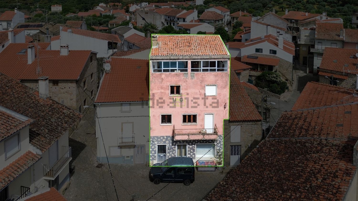 小楼房或独栋别墅出售在 São Miguel de Acha - 露台