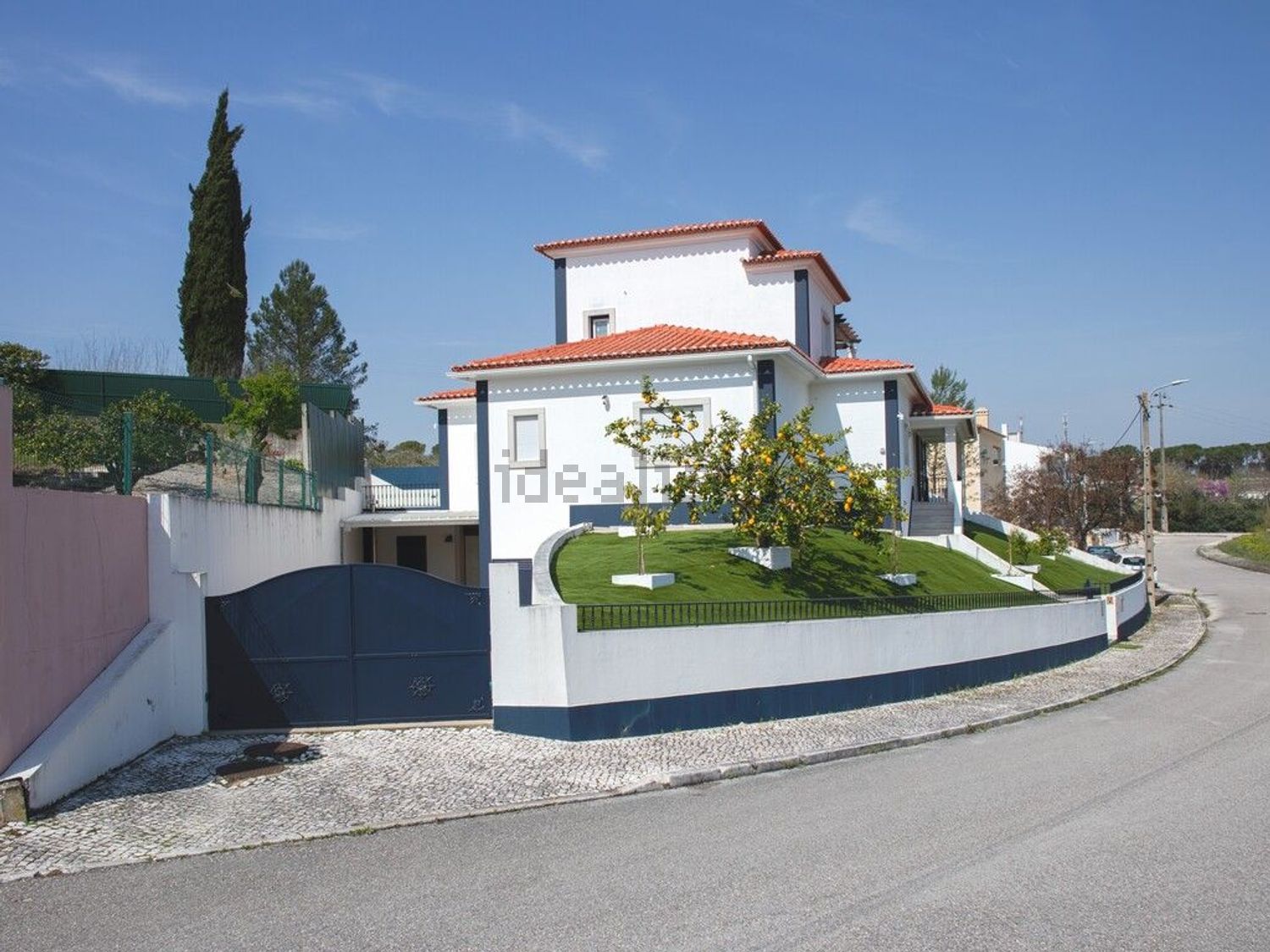 小楼房或独栋别墅出售在 Tomar e Santa Maria dos Olivais - 外立面