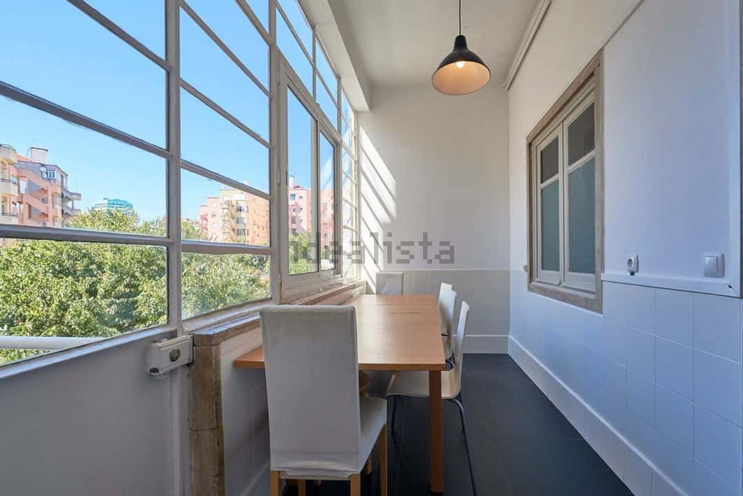 出租房间在Avenida Almirante Reis, 219 - 照片