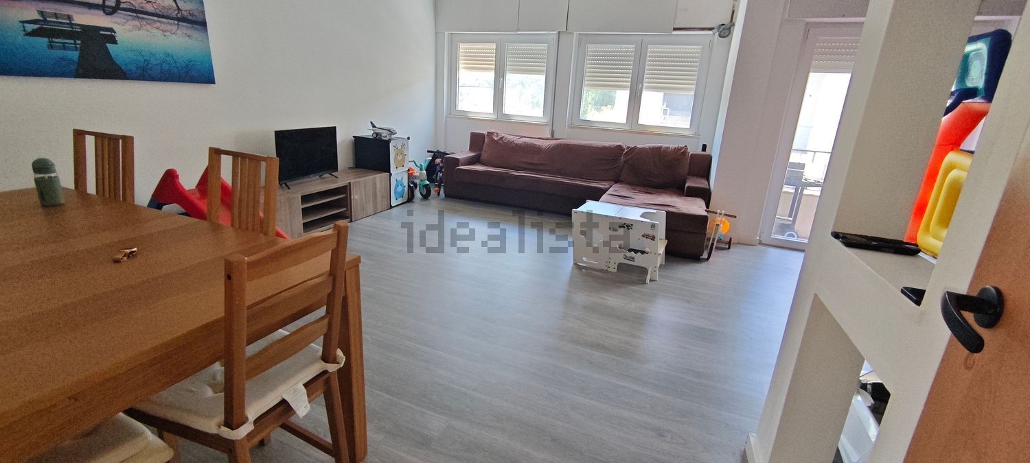 公寓 t3出售在Avenida Doutor António Augusto da Silva Martins, 292 - 客厅