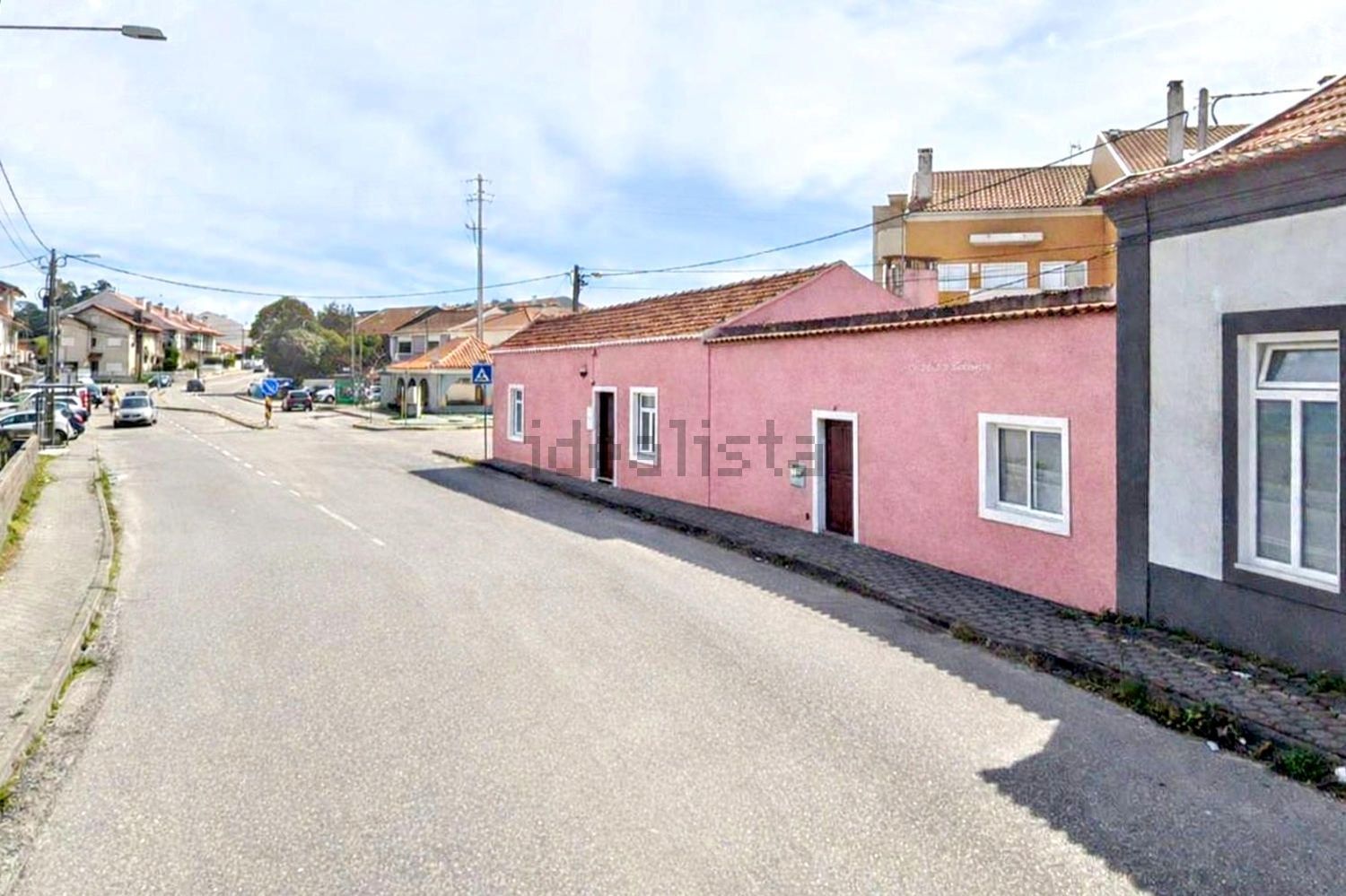 小楼房或独栋别墅出售在 Esgueira - 外立面