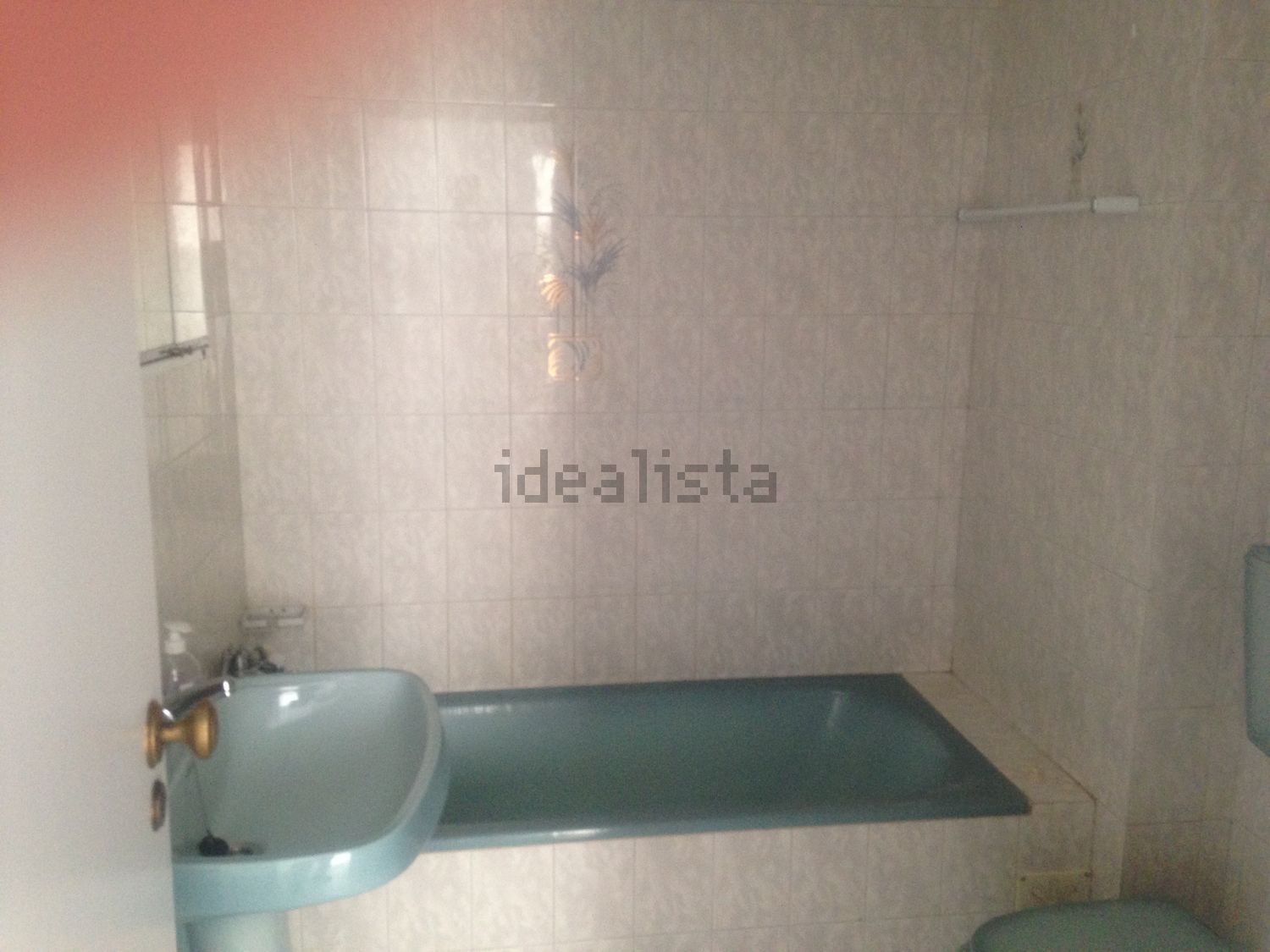 出租公寓 t1在Rua Rancho das Cantarinhas, 112 - 卫生间
