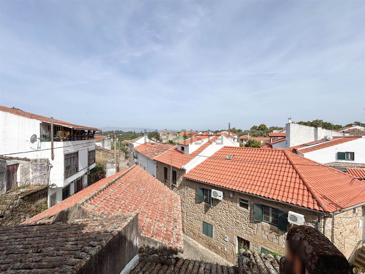 小楼房或独栋别墅出售在 São Miguel de Acha - 露台