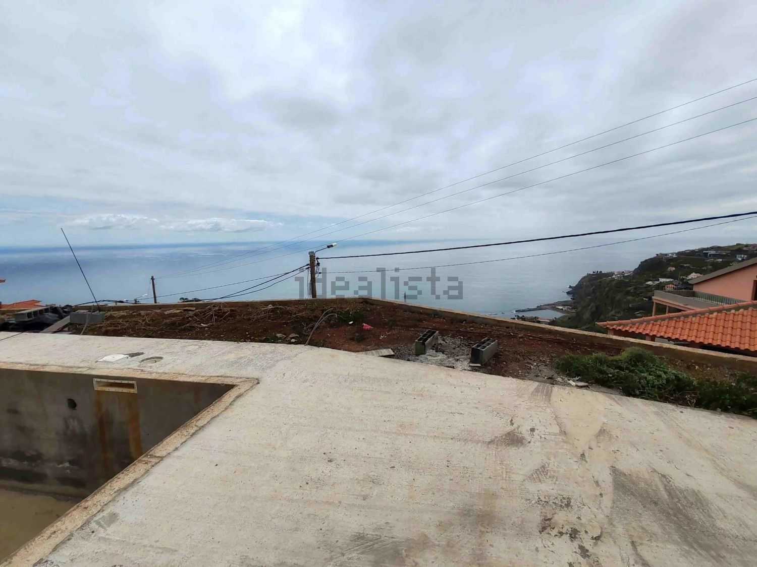 小楼房或独栋别墅出售在 Ribeira Brava - 视线