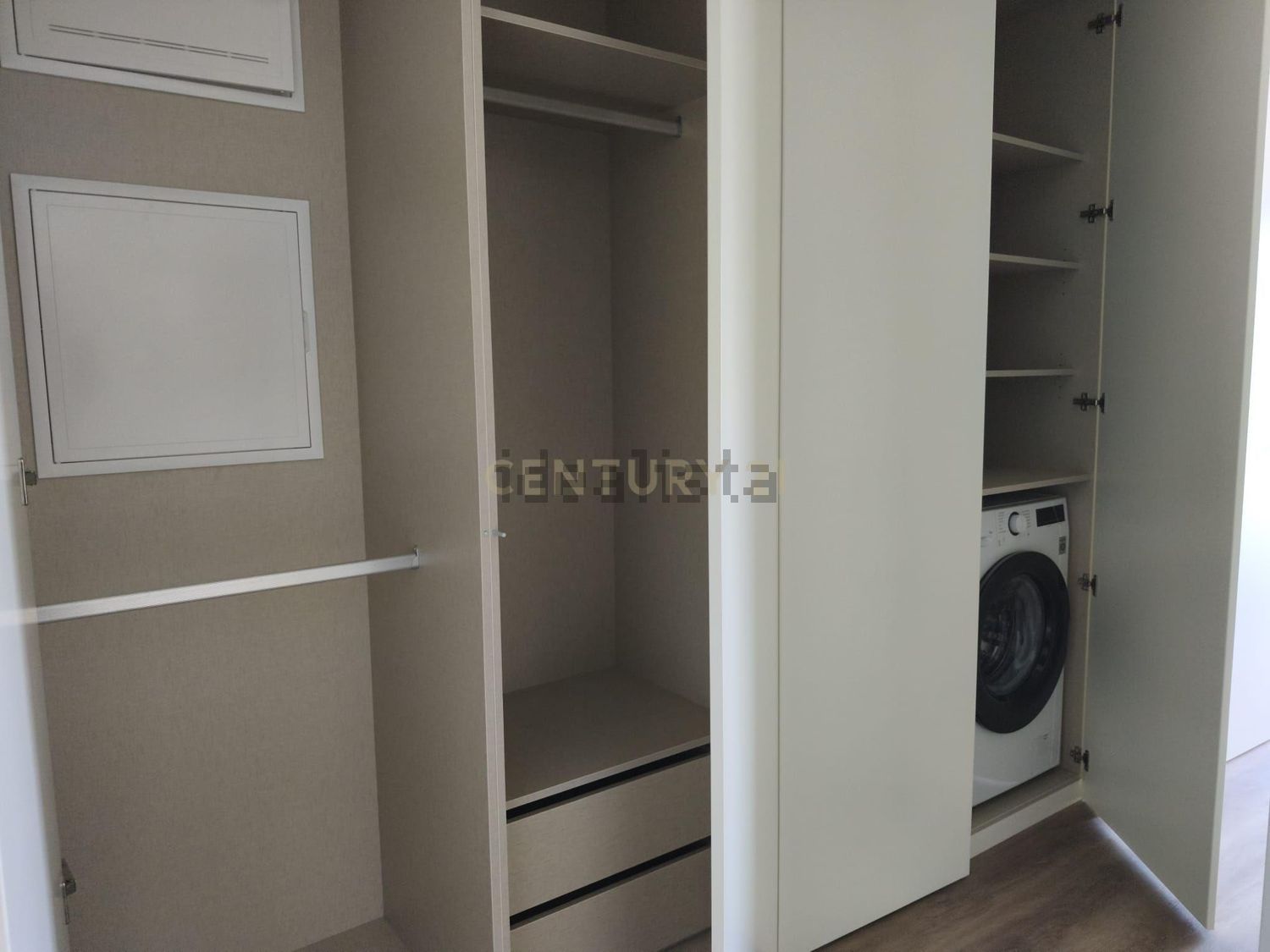 复式公寓出售在Rua Conde de Bertiandos, 317 - 试衣间