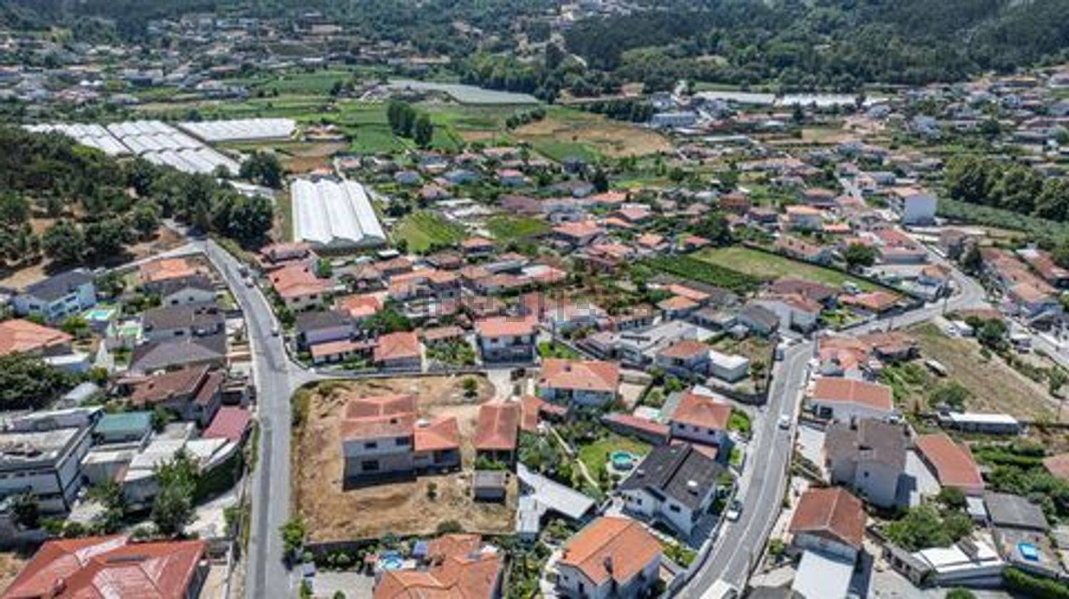 小楼房或独栋别墅出售在 Vila Nova do Campo - 视线