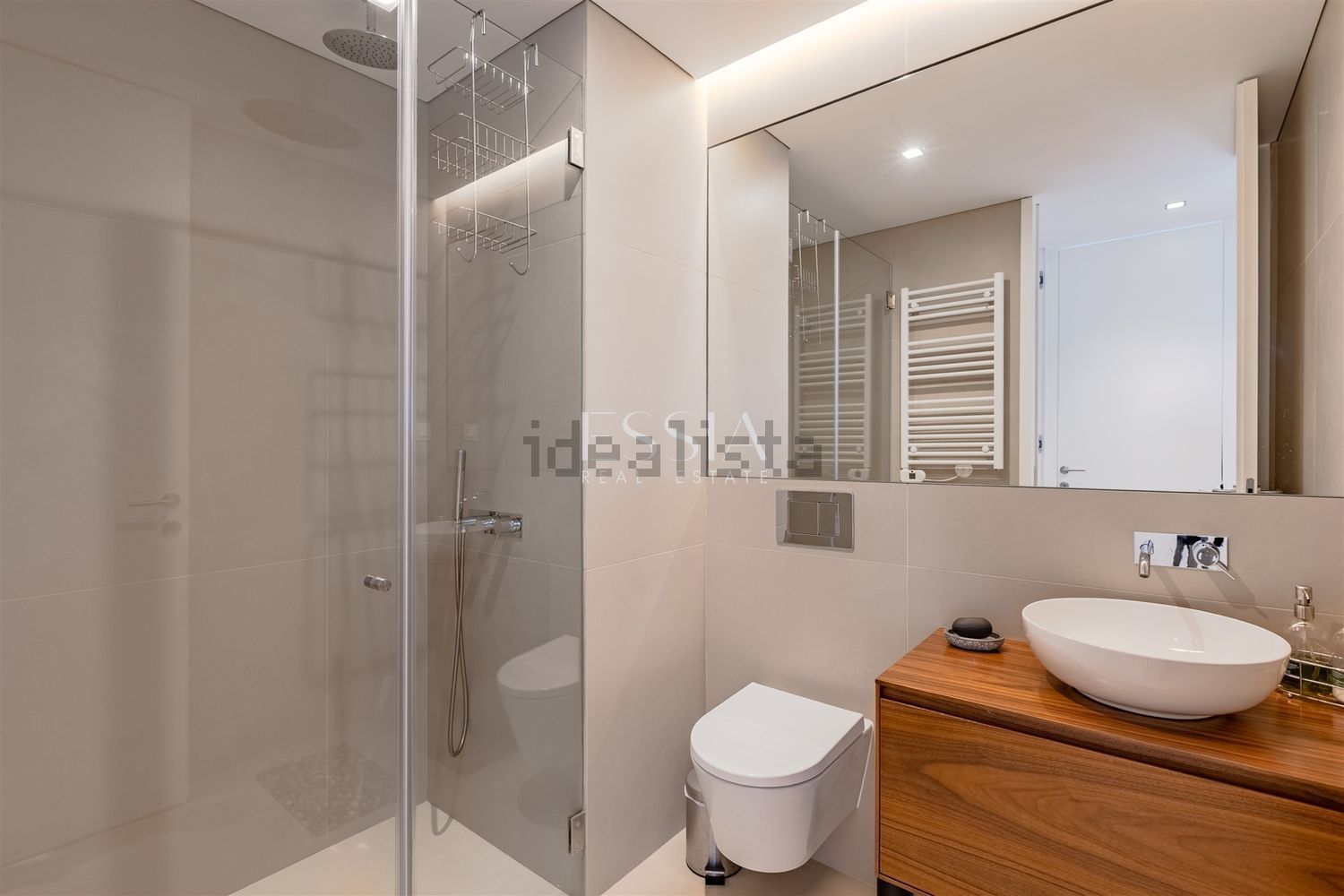 出租公寓 t2在Rua Maria Adelaide Freitas Gonçalves - 卫生间