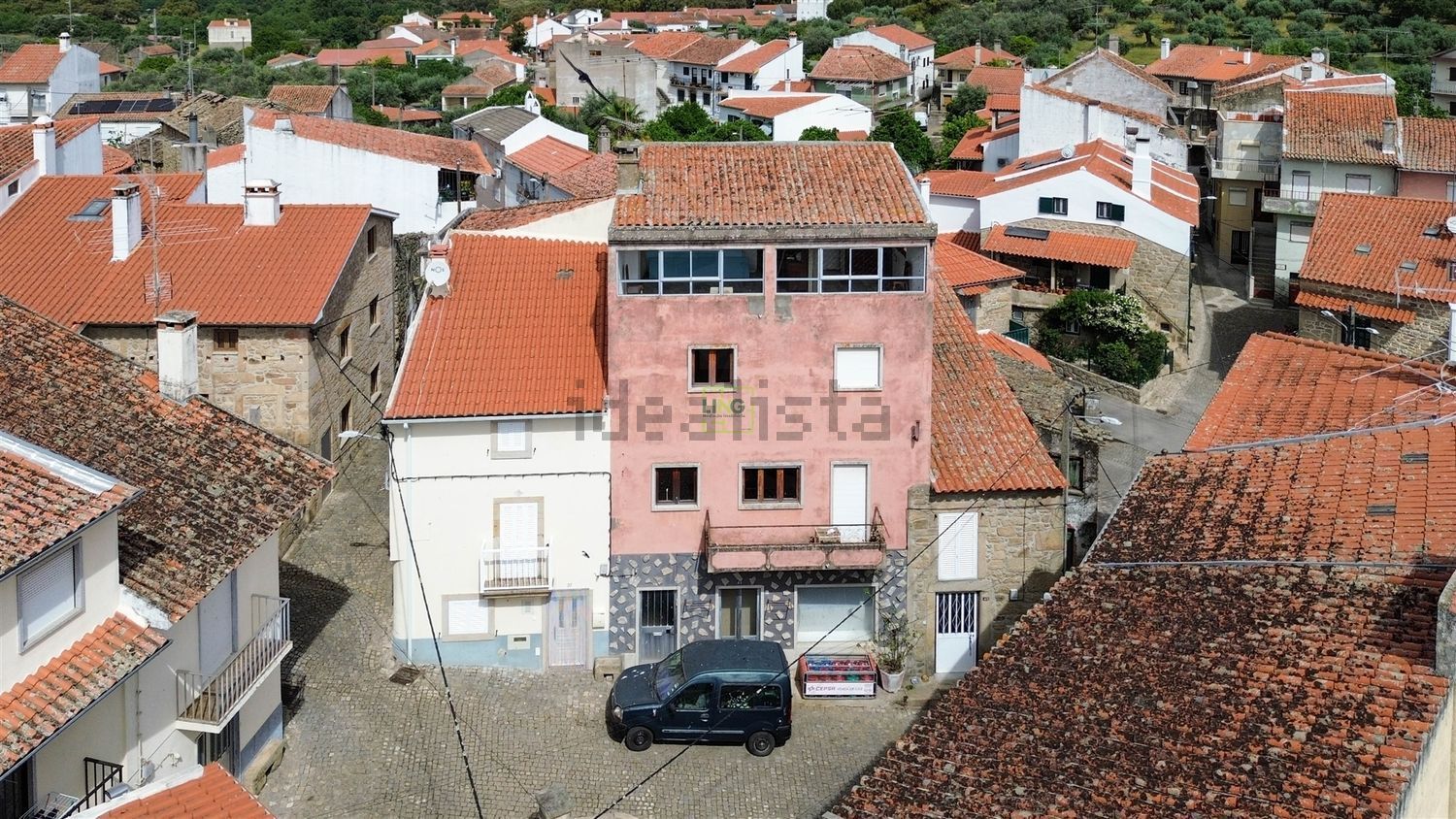 小楼房或独栋别墅出售在 São Miguel de Acha - 照片