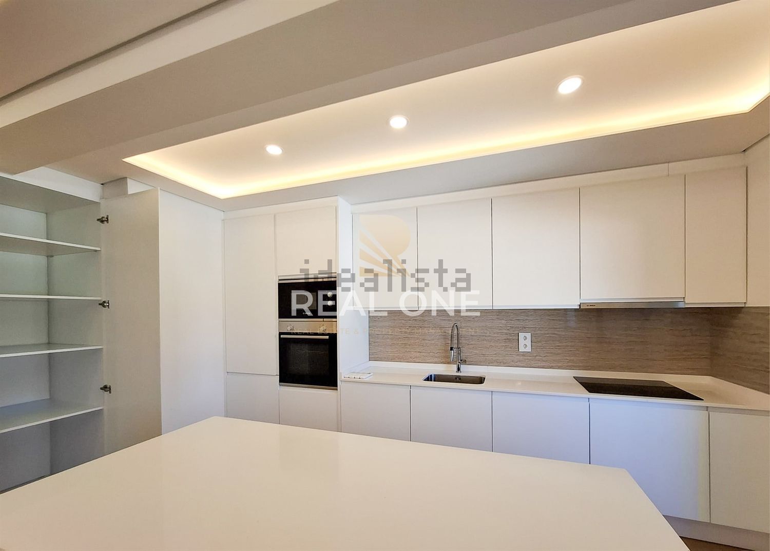 公寓 t3出售在Avenida José da Costa Mealha, 82 - 厨房
