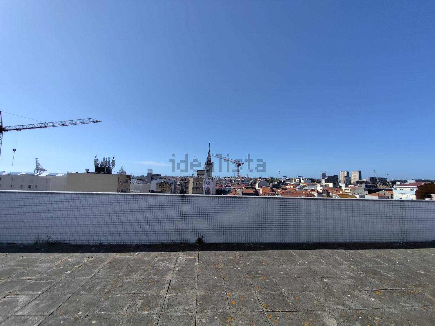 出租公寓 t2在Avenida Serpa Pinto s/n - 阳台