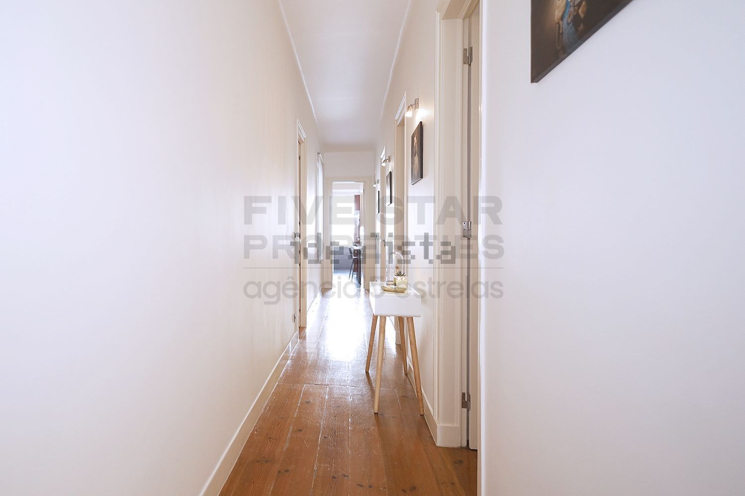 公寓 t4出售在Avenida Visconde de Valmor, 20 a - 过道
