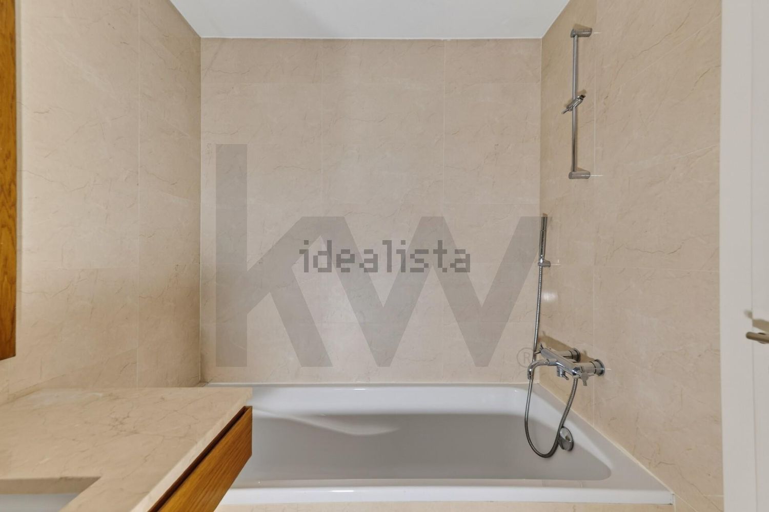 出租复式公寓在Rua Daciano Costa, 32 - 卫生间