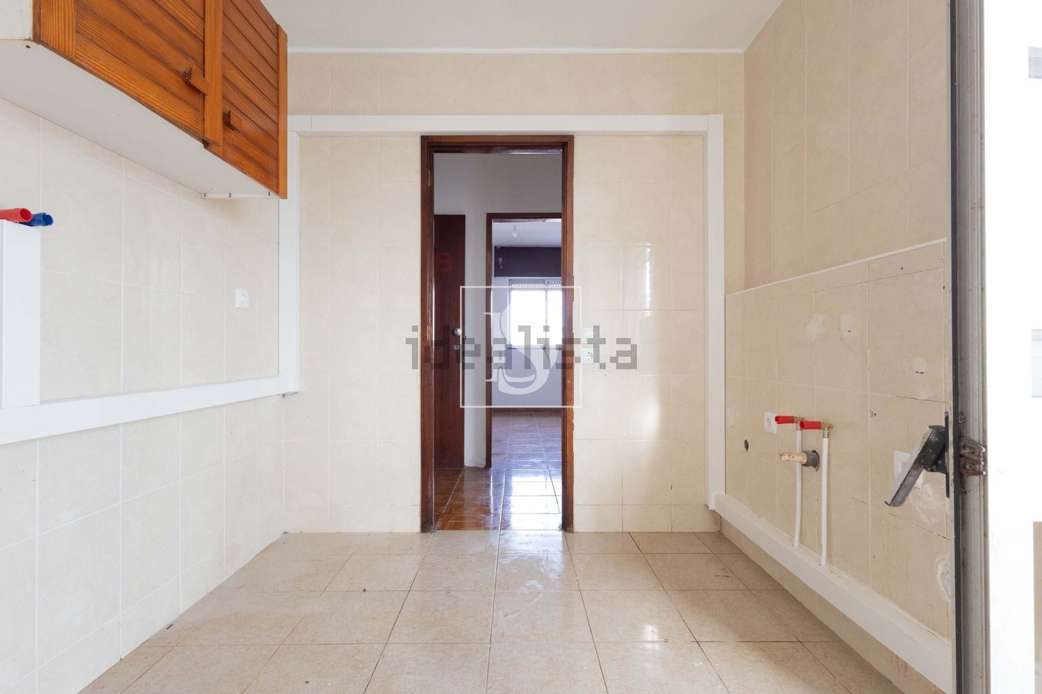 公寓 t3出售在Estrada do Olho de Água, 83800320 - 过道