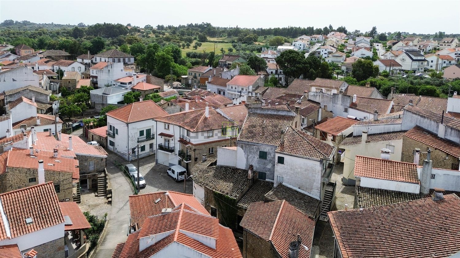 小楼房或独栋别墅出售在 São Miguel de Acha - 照片