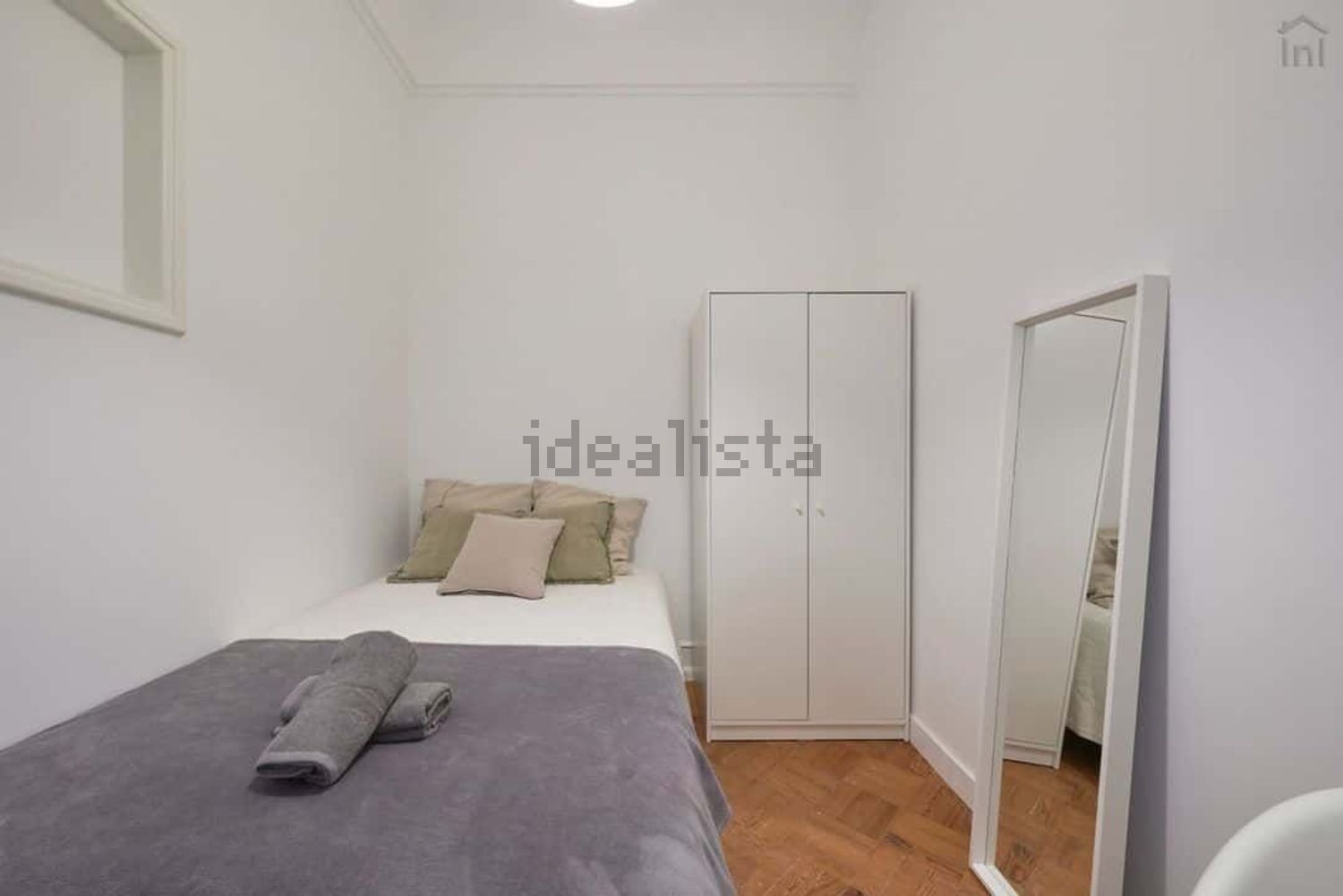 出租房间在Avenida Almirante Reis, 219 - 卧室