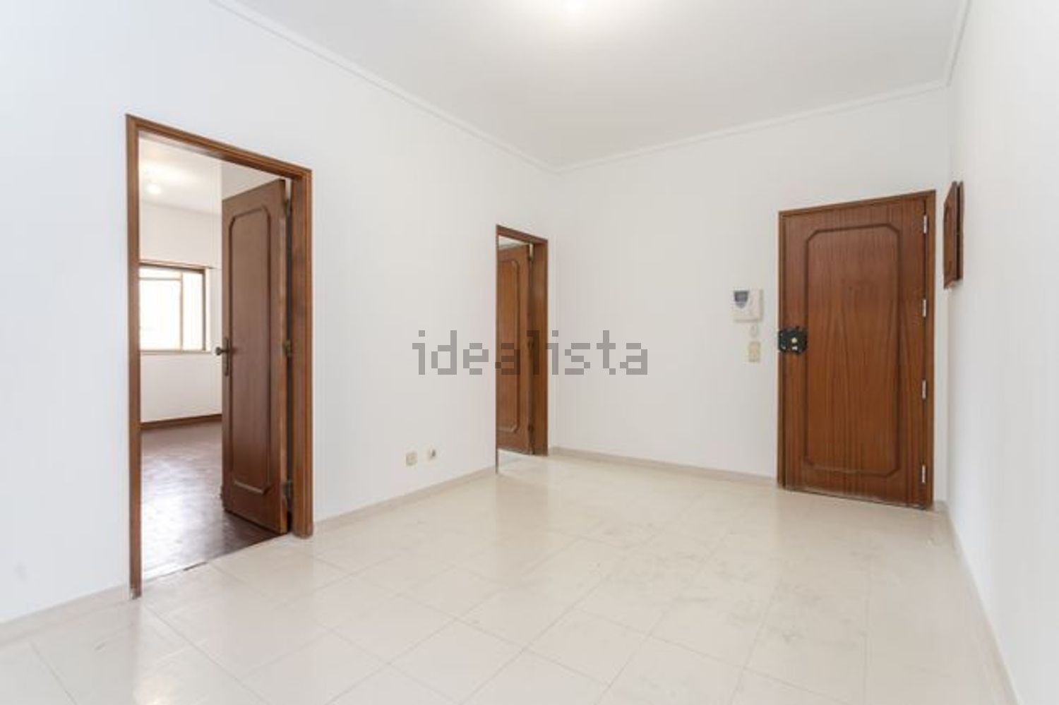 公寓 t3出售在Avenida António José Gomes s/n - 前厅