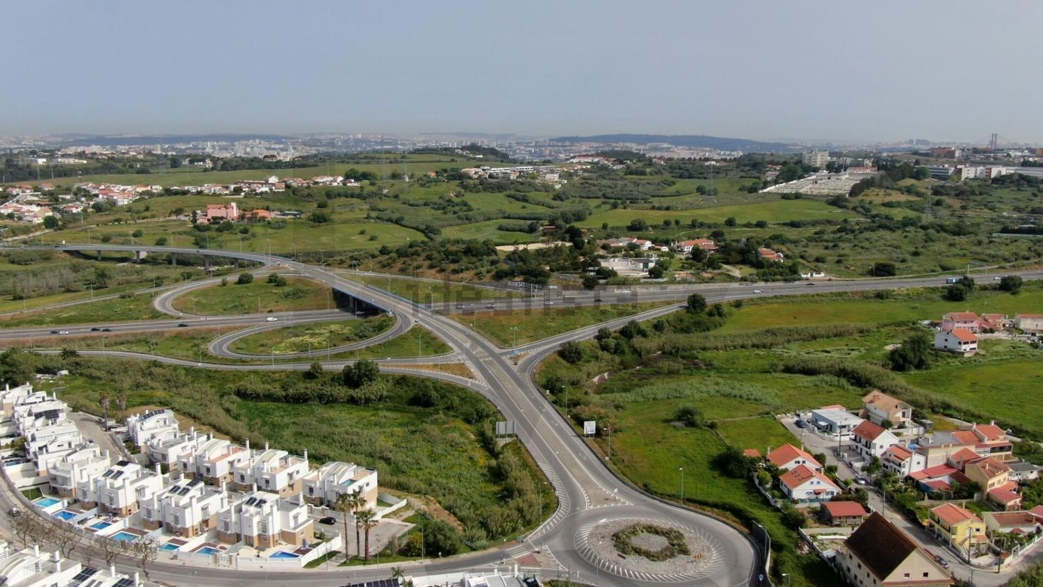 小楼房或独栋别墅出售在 Caparica e Trafaria - 视线