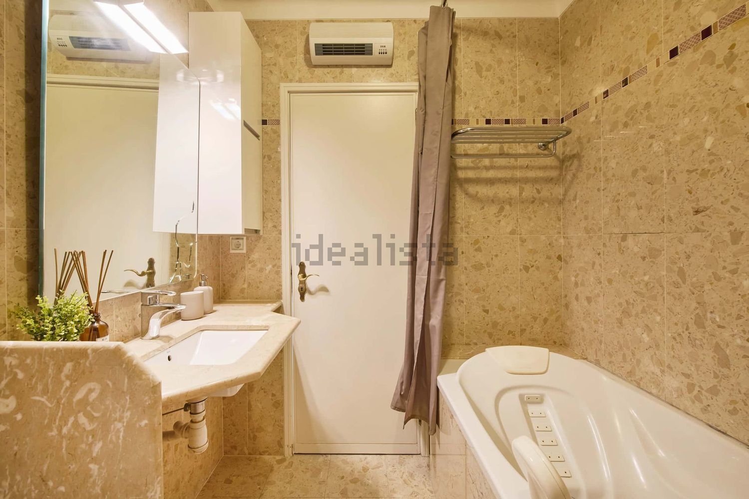 出租房间在Rua dos Açores, 84 - 卫生间