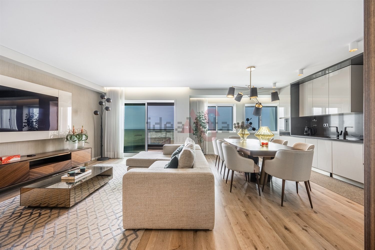 公寓 t4出售在Avenida dos Banhos, 590 - 客厅