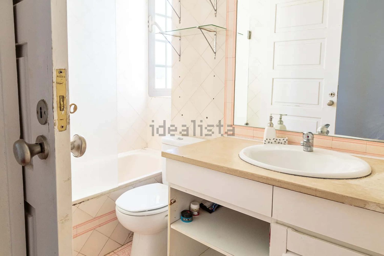 出租房间在Rua Actor Vale, 29 - 卫生间