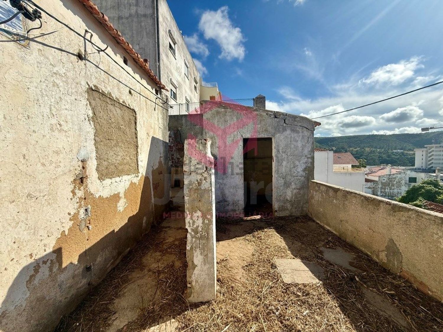 小楼房或独栋别墅出售在Rua Forte de São Tiago, 3 - 外立面