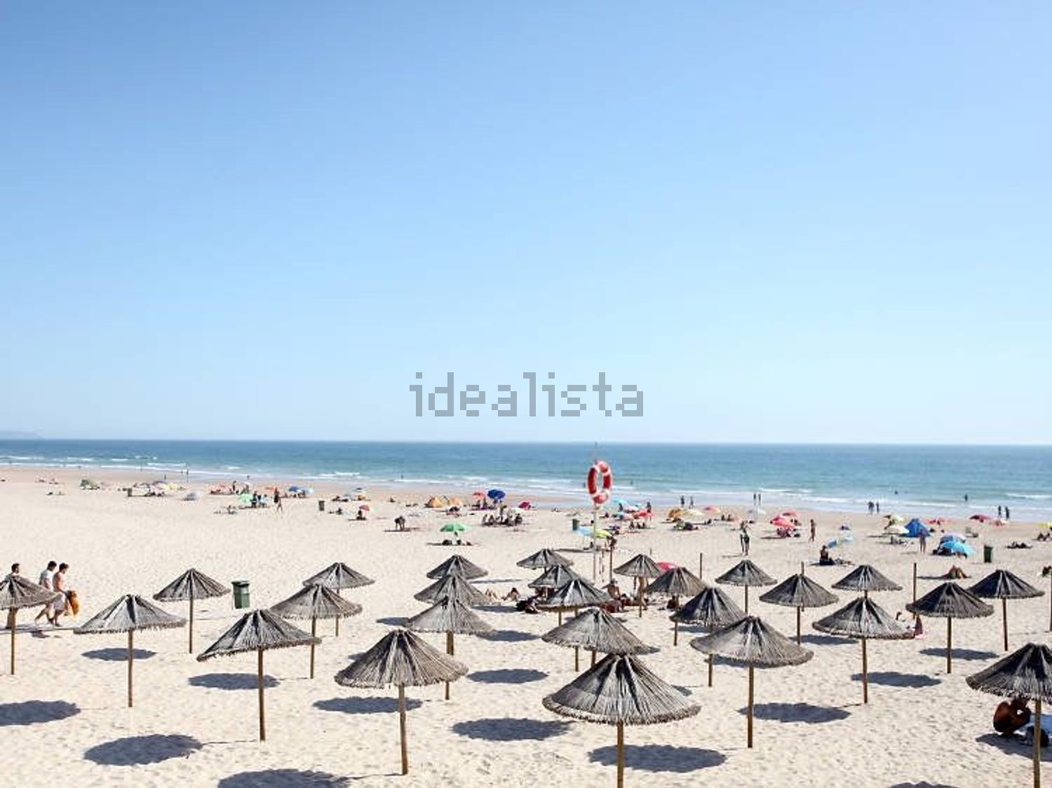 小楼房或独栋别墅出售在 Centro da Charneca da Caparica - 周边