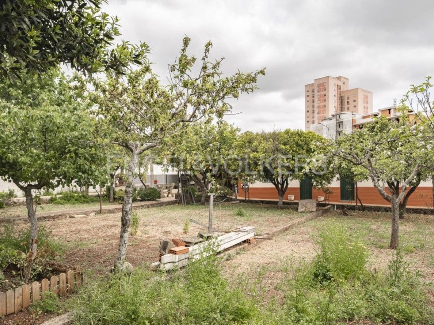小楼房或独栋别墅出售在Rua das Granjas, 56 - 花园