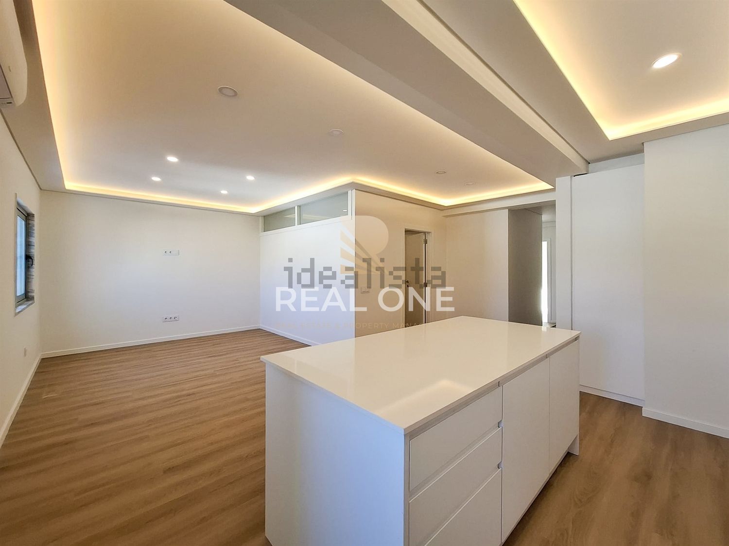 公寓 t3出售在Avenida José da Costa Mealha, 82 - 居住