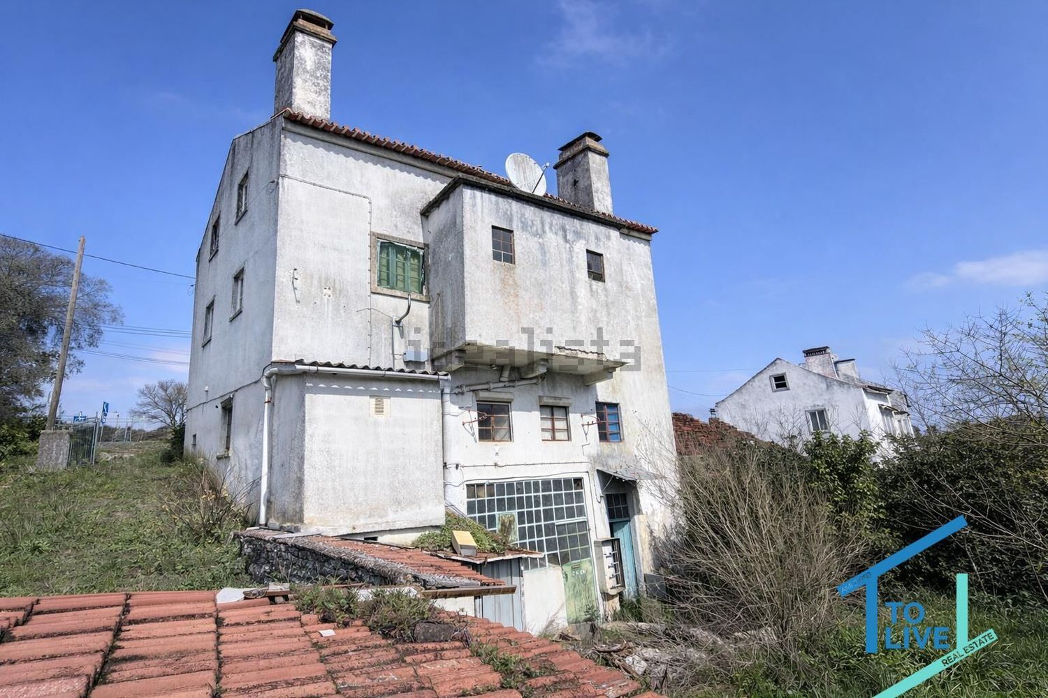 小楼房或独栋别墅出售在 Tomar e Santa Maria dos Olivais - 外立面