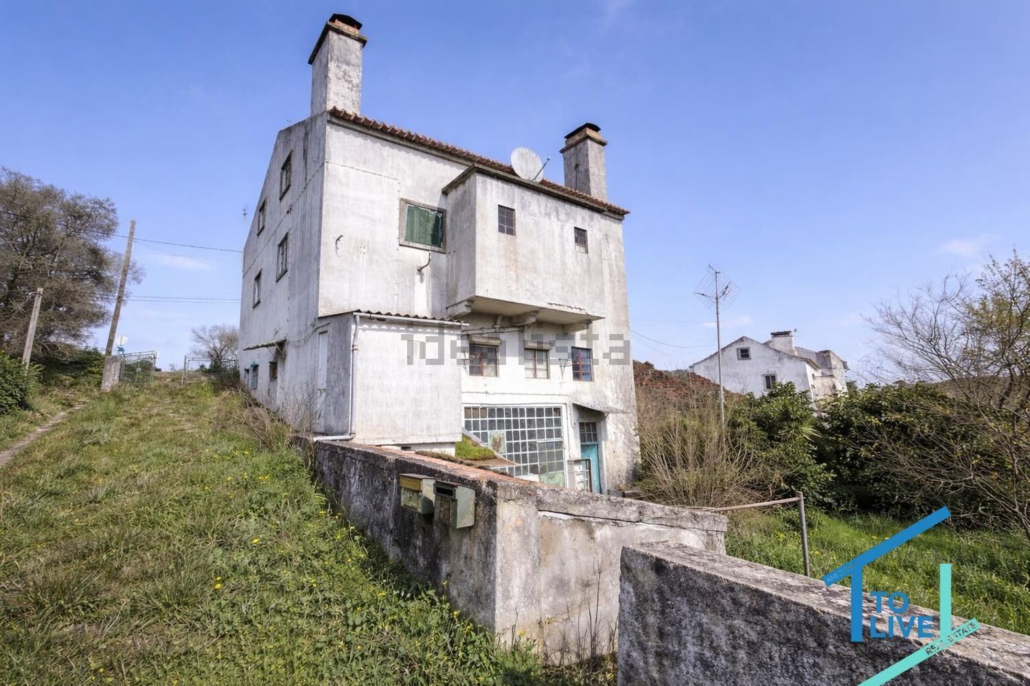 小楼房或独栋别墅出售在 Tomar e Santa Maria dos Olivais - 外立面