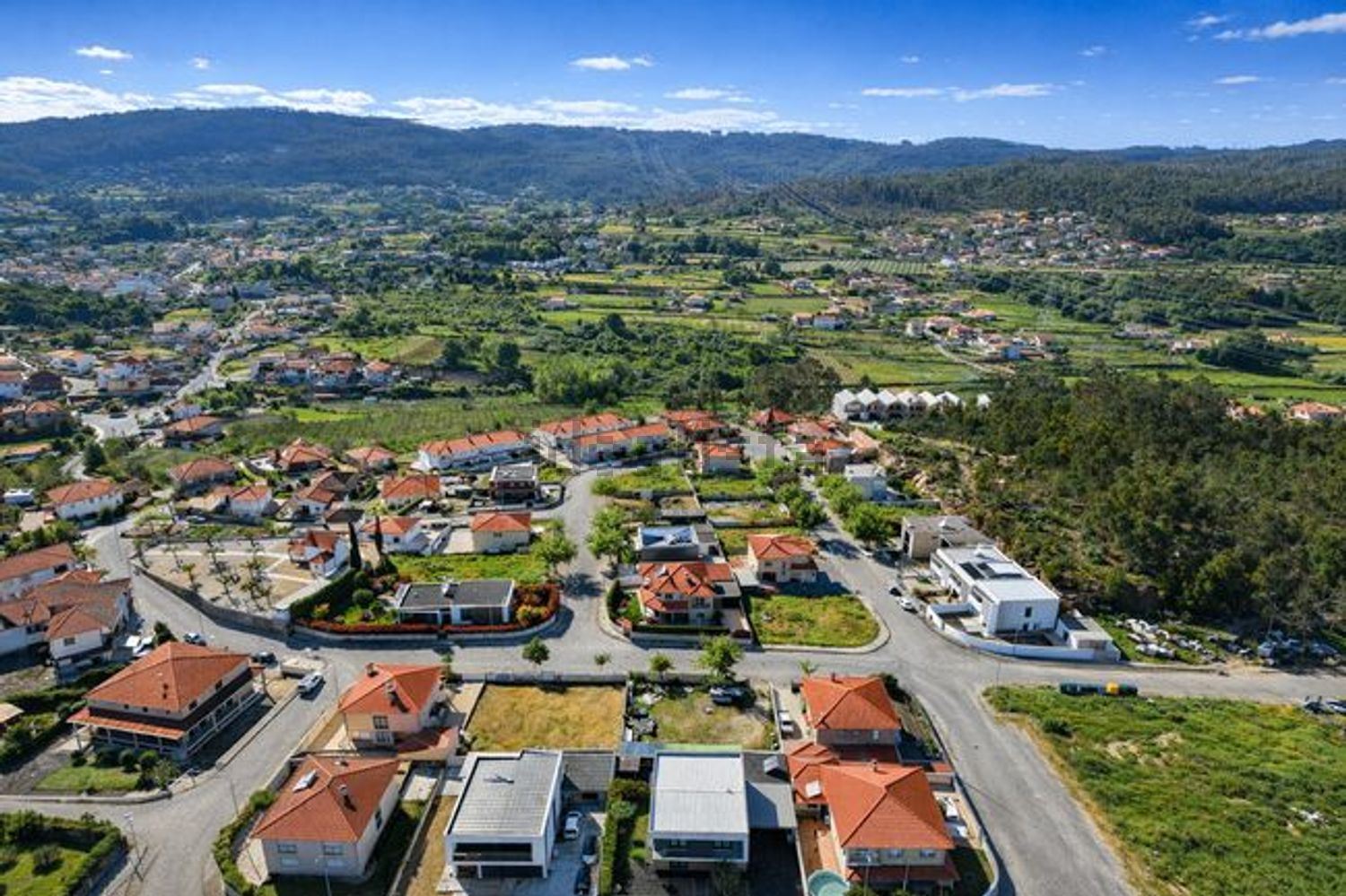小楼房或独栋别墅出售在 Campo do Calvário s/n - 视线