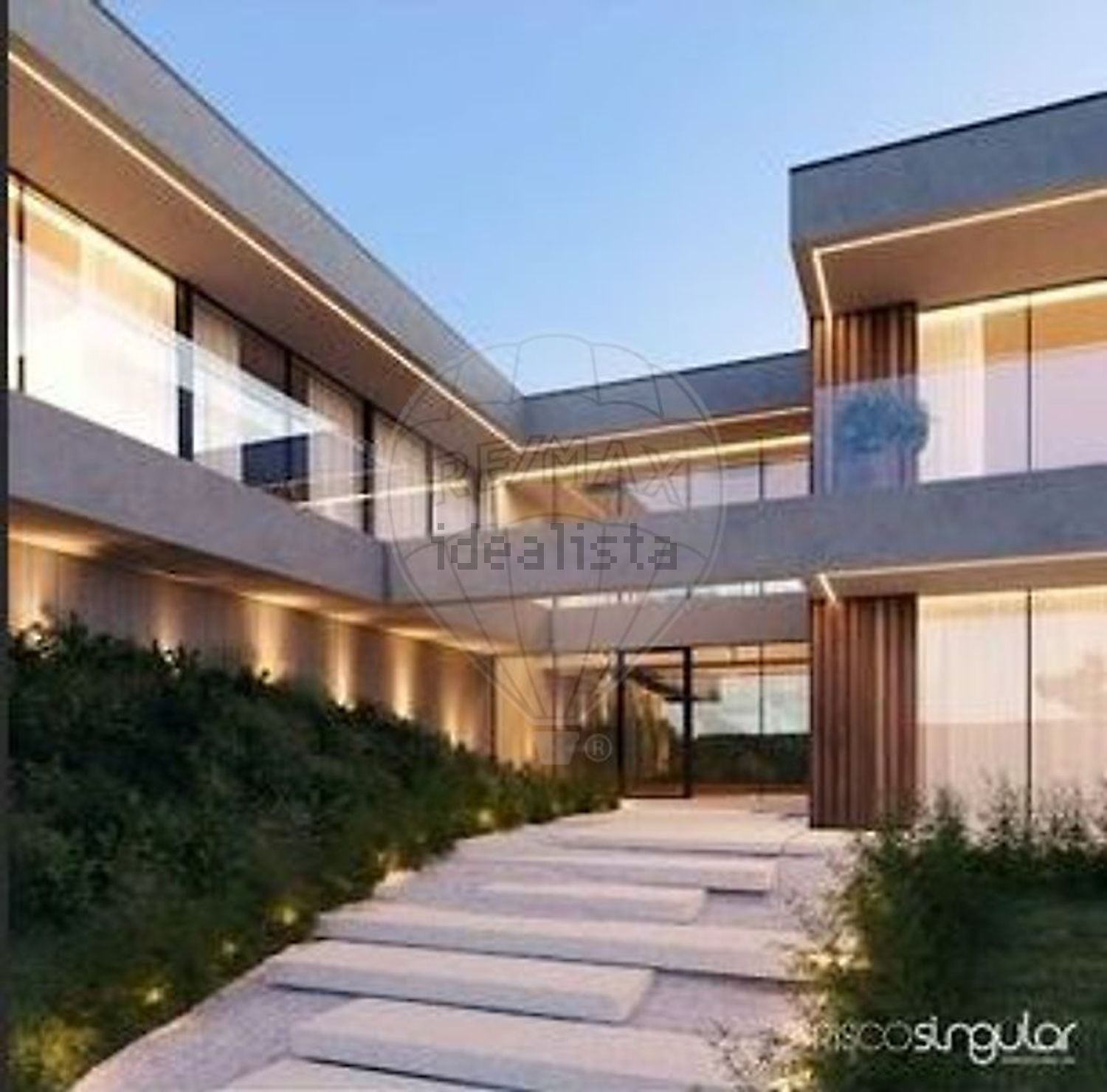 小楼房或独栋别墅出售在Rua de Santa Cruz - 外立面