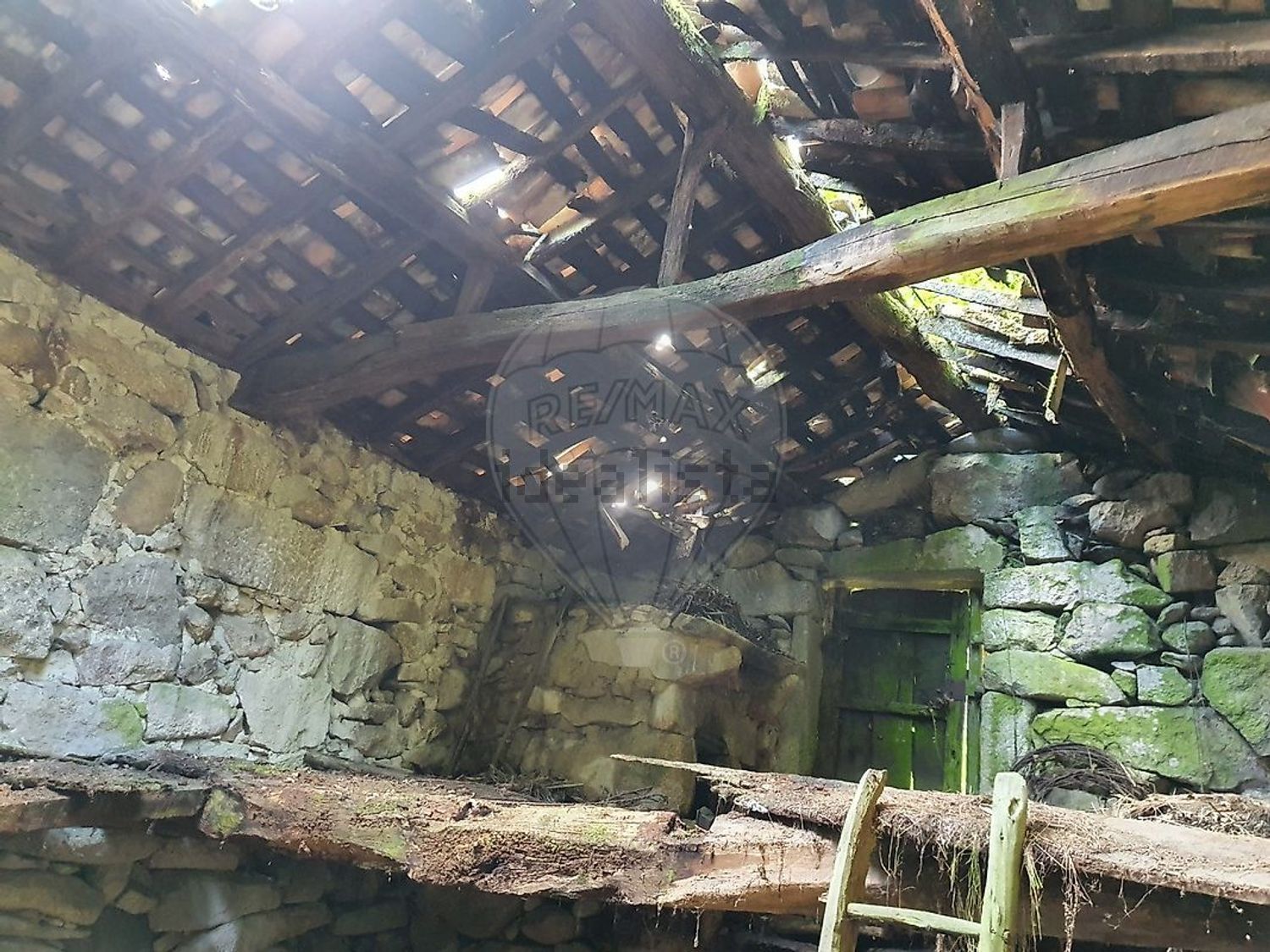 小镇楼房出售在 Lugar De Cunqueiro - 照片