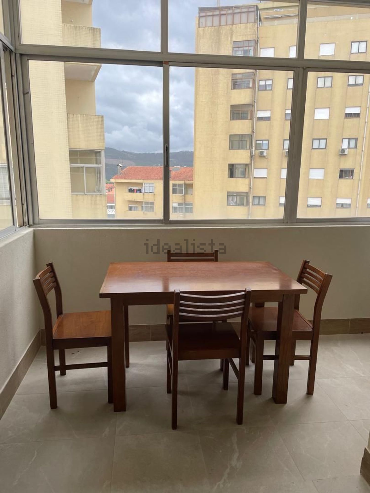 出租房间在Rua Coronel Engenheiro José Luciano da Silva Cravo, 3720 -257 - 客厅