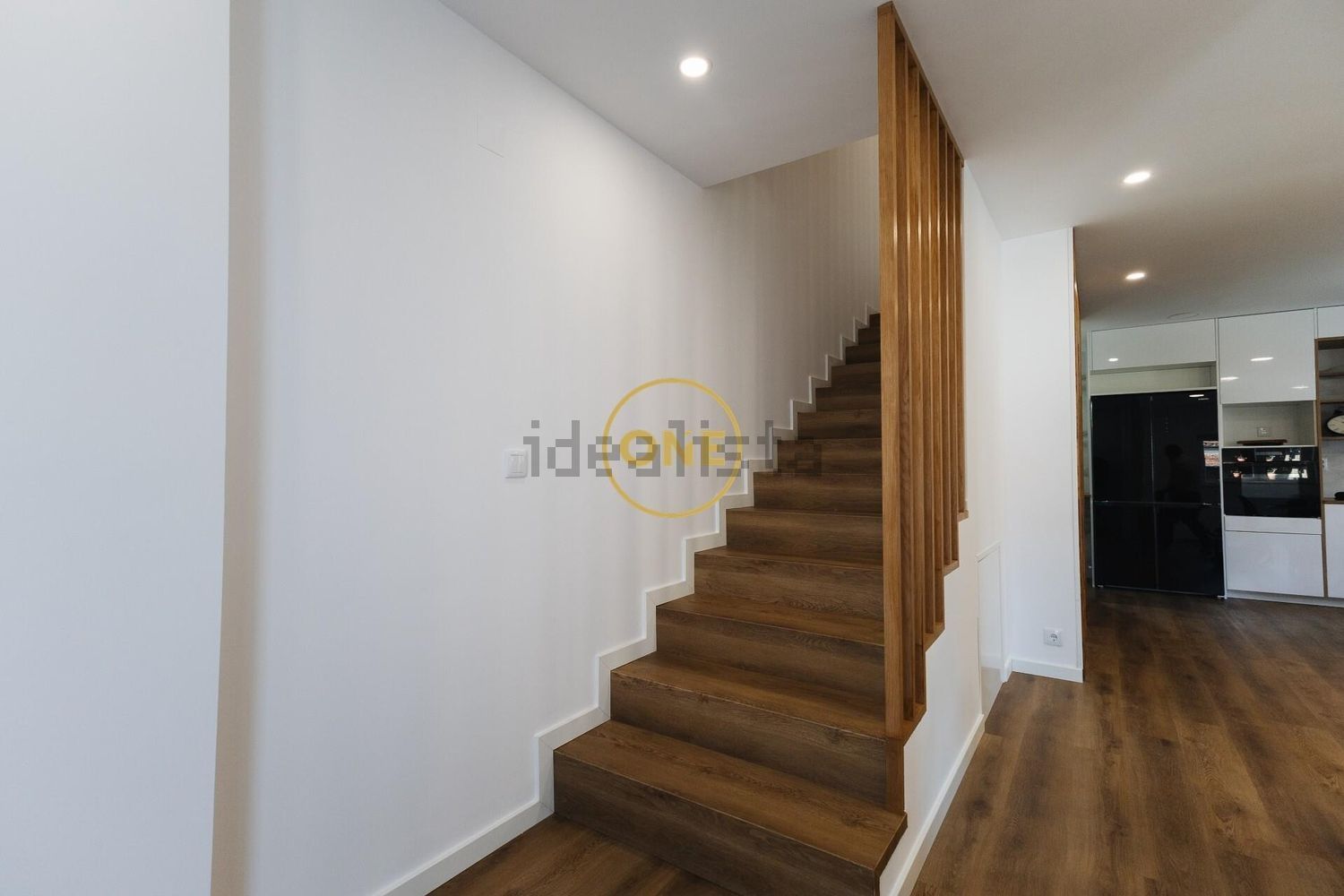 小楼房出售在 Calendário - 详情