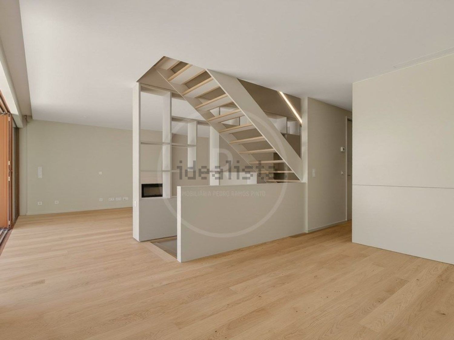 出租小楼房或独栋别墅在 Cooperativa dos Arquitectos - Fonte da Moura - Pedra Verde - 客厅