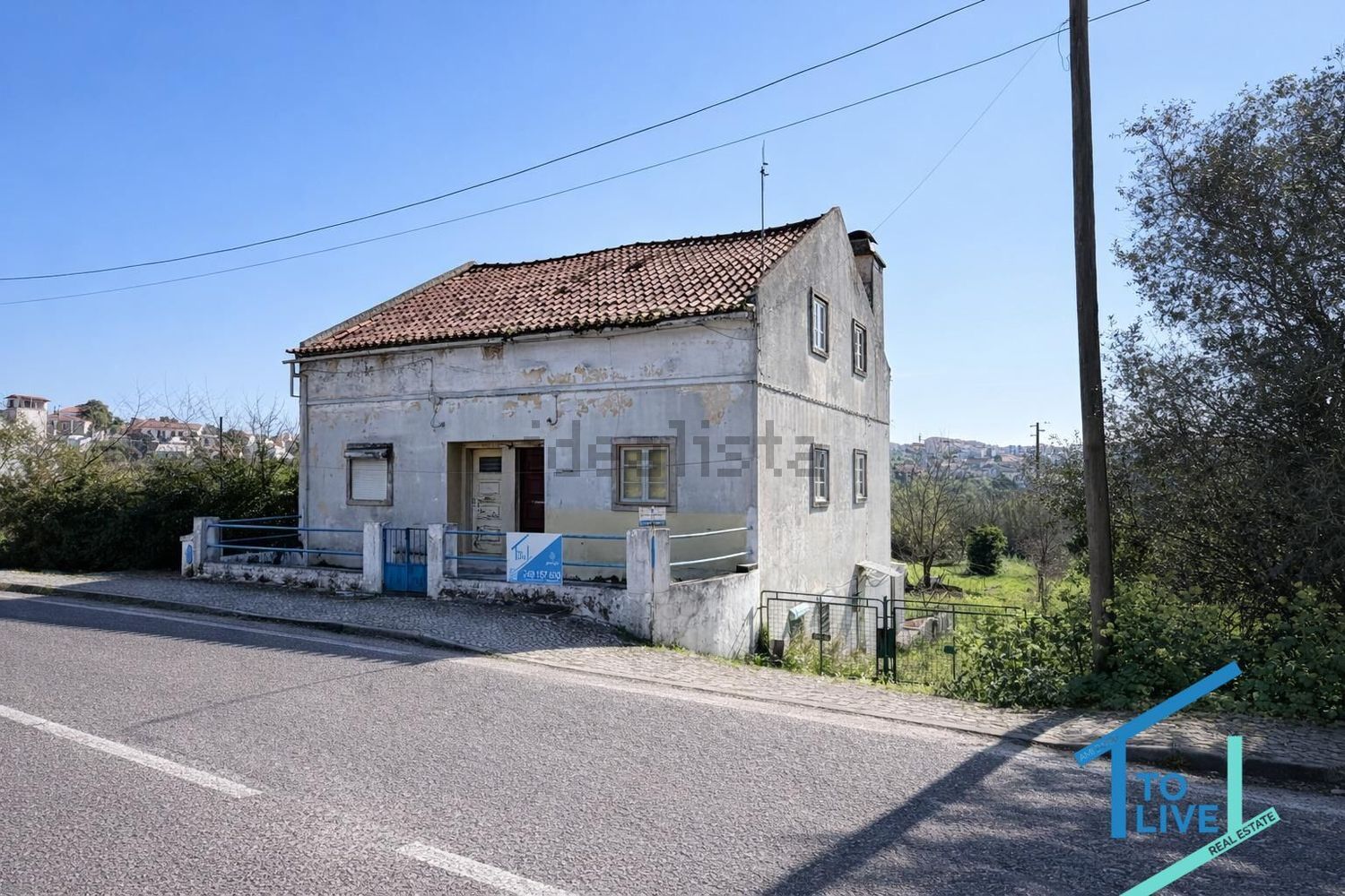 小楼房或独栋别墅出售在 Tomar e Santa Maria dos Olivais - 外立面