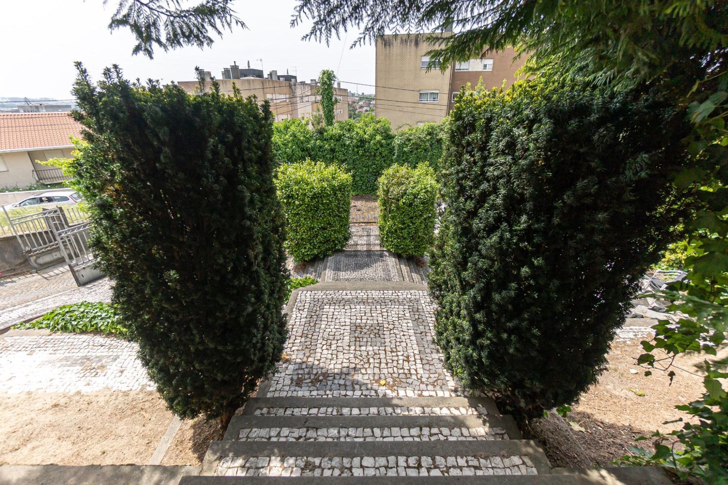 小楼房或独栋别墅出售在Rua de Além do Rio, 156 - 花园