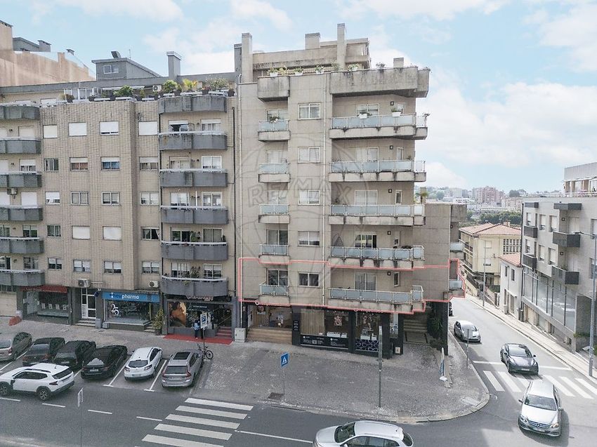 公寓 t3出售在Avenida Doutor Renato Araújo