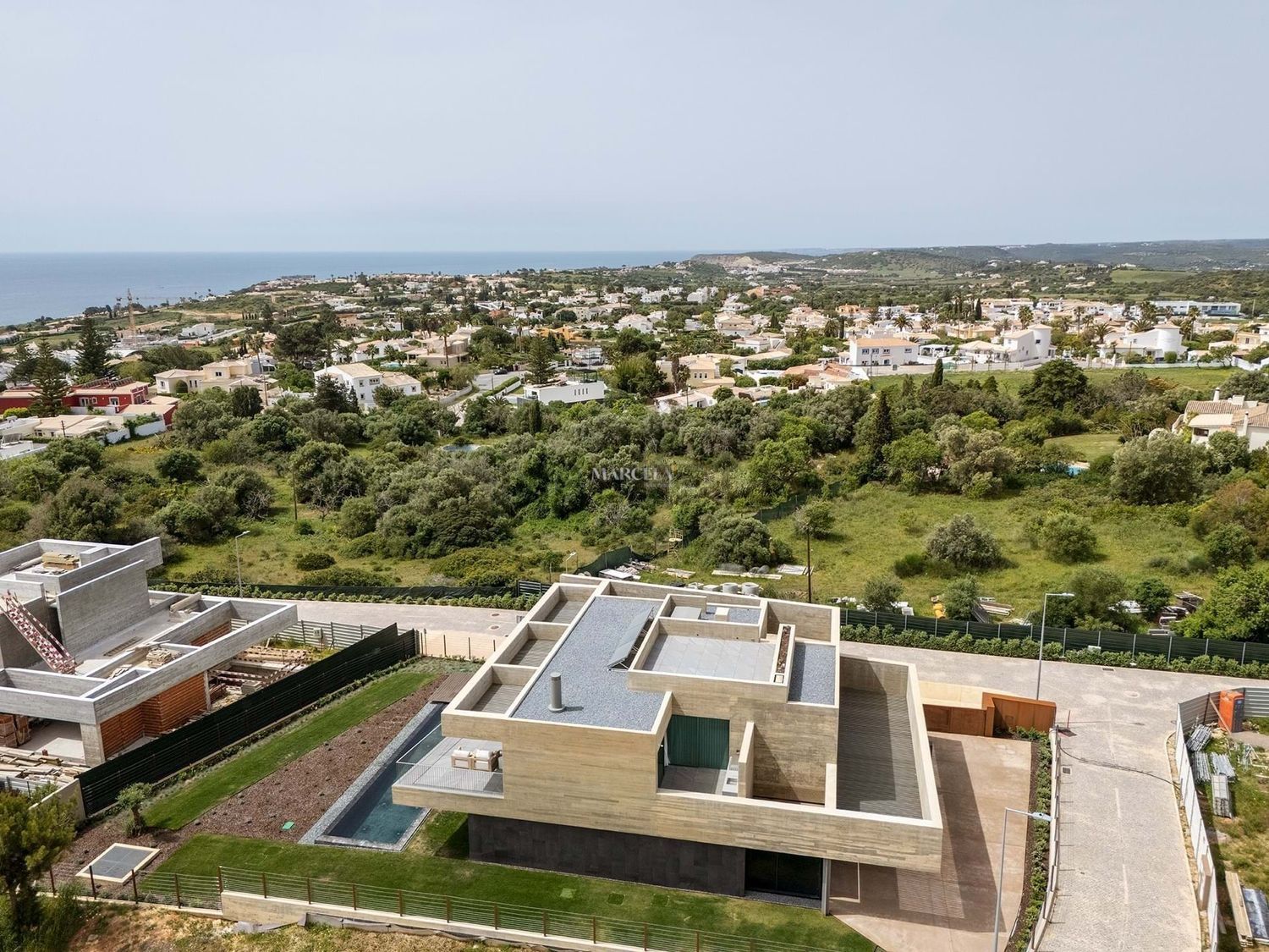 小楼房或别墅出售在 Montinhos da Luz - 外立面