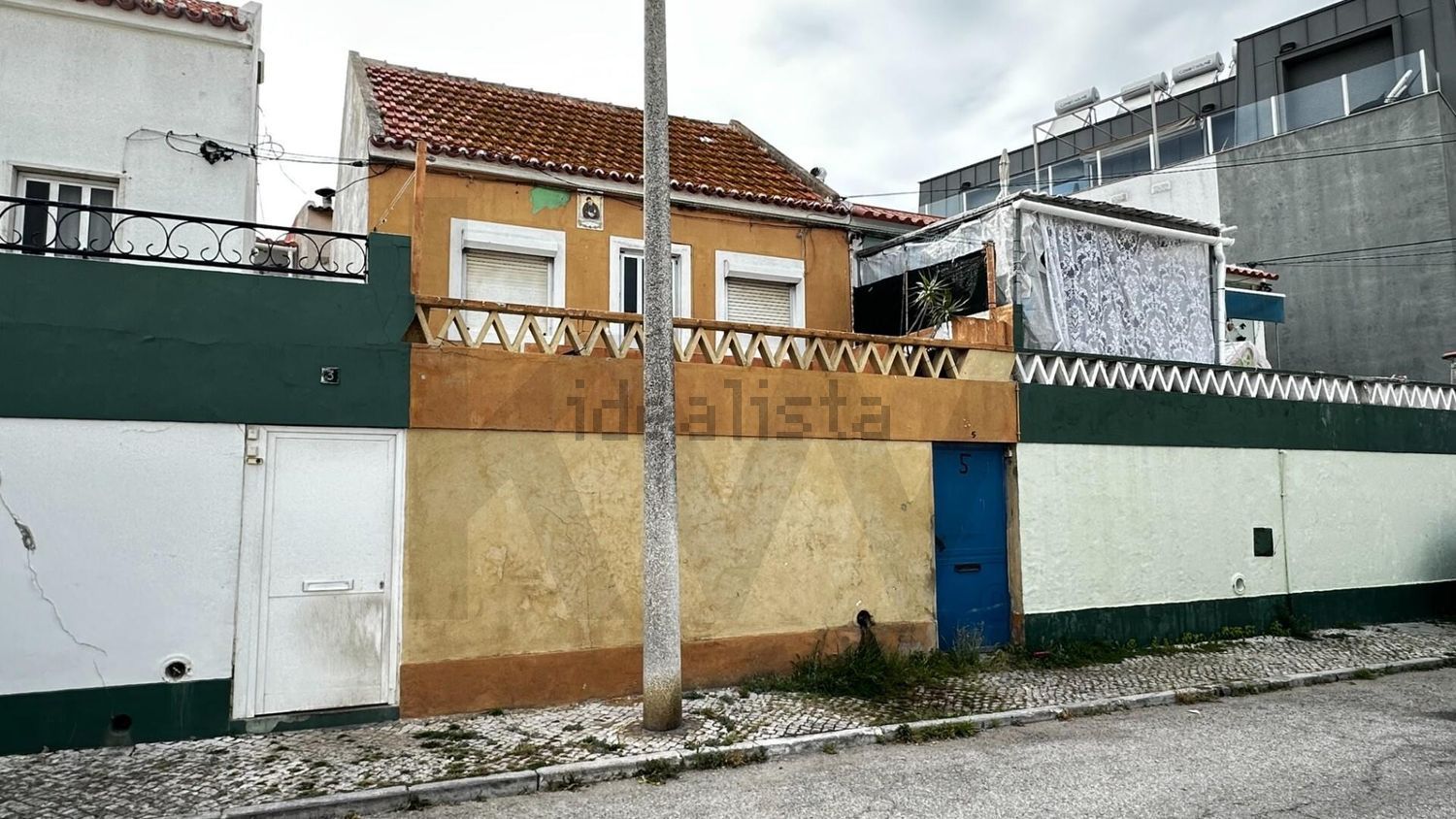小楼房或别墅出售在 Bairro da Conceição - Bairro Santo Nicolau - 外立面