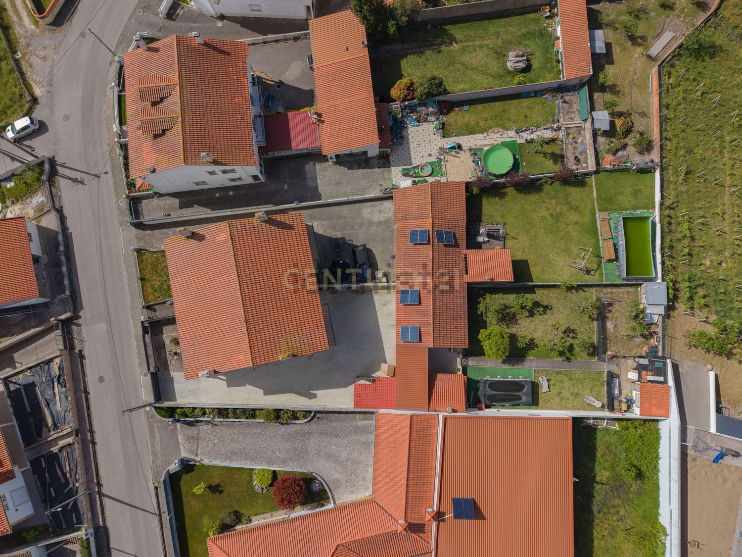 小楼房或独栋别墅出售在Rua da Ribeira à Amieira, 8 - 平面图