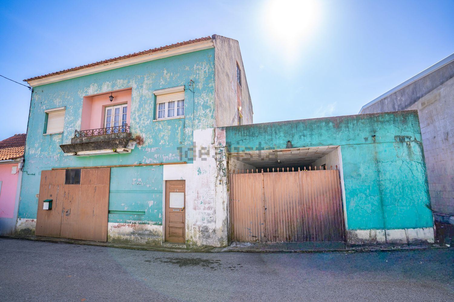 小楼房或独栋别墅出售在Rua do Arneiro, 19 - 外立面