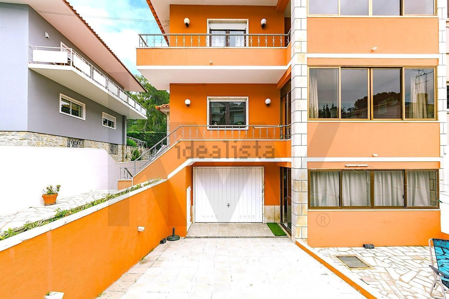 双拼别墅出售在Avenida de Sintra s/n - 外立面
