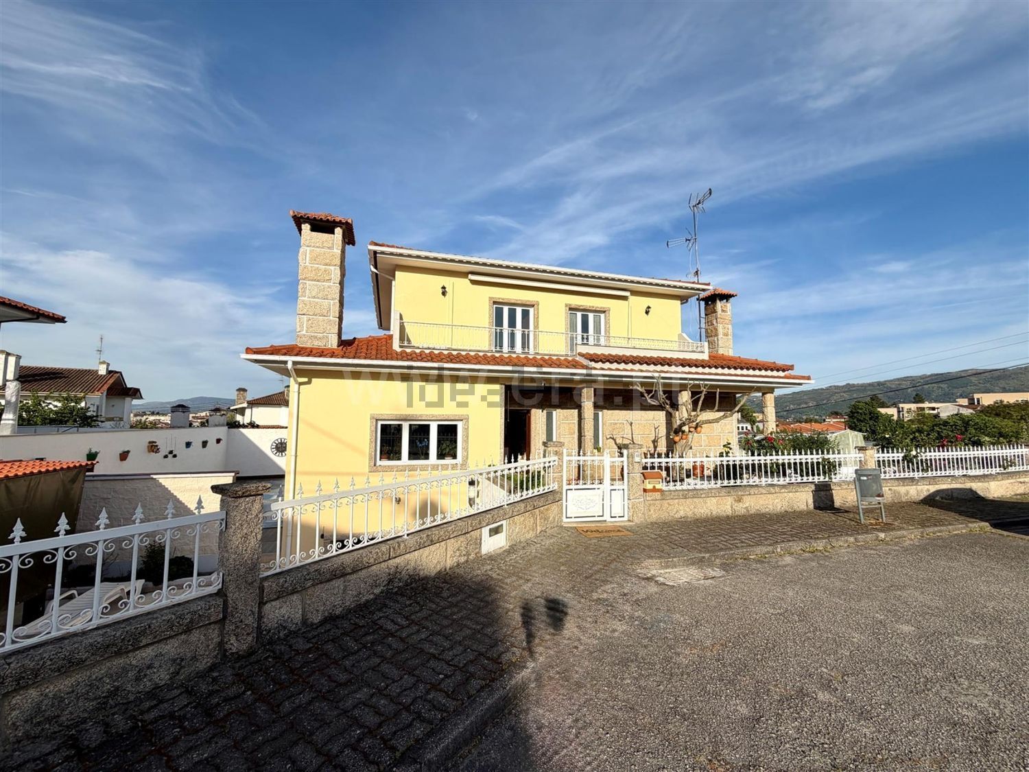 小楼房或独栋别墅出售在Rua Casas dos Montes - 外立面