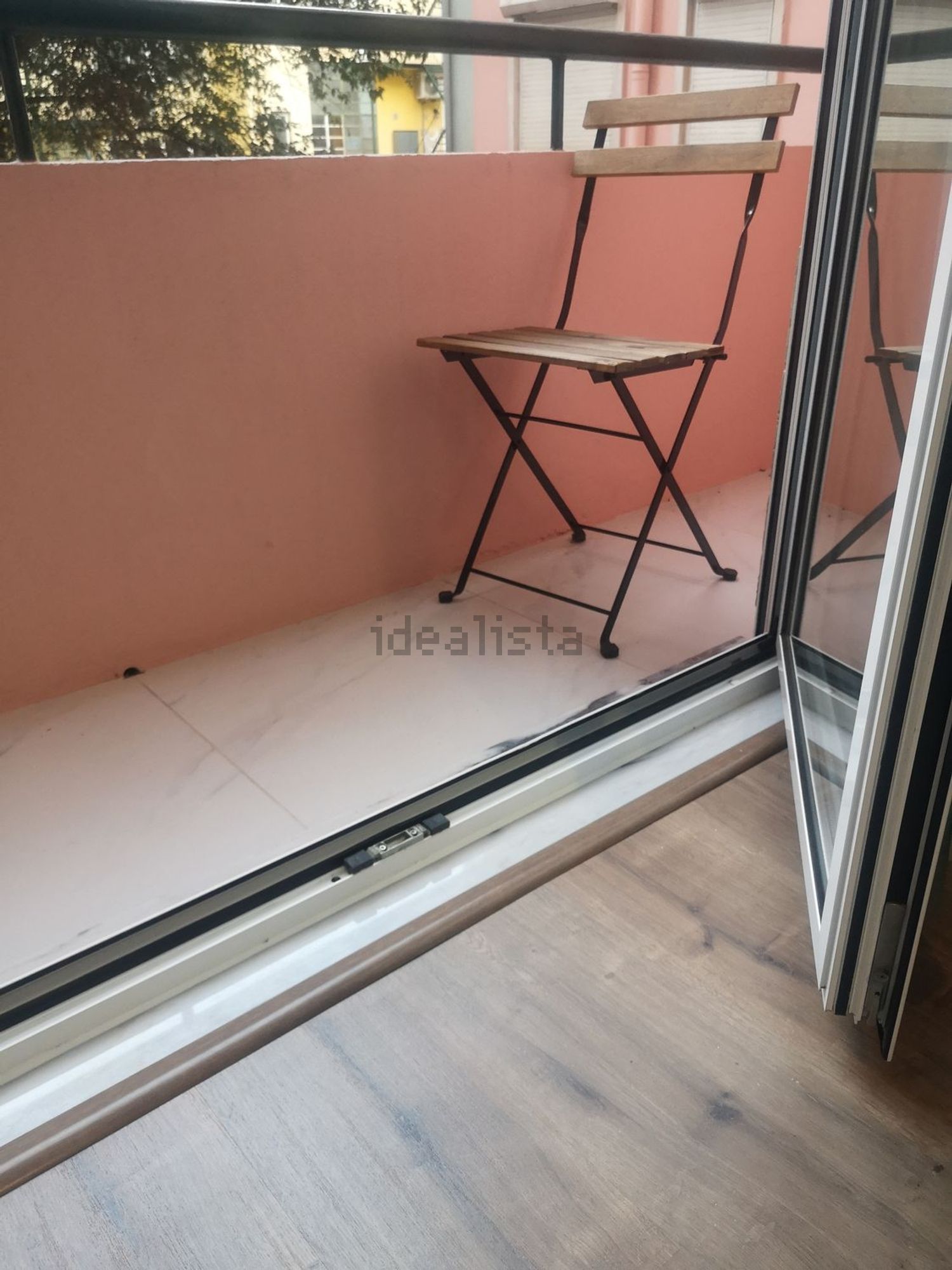 出租房间在Avenida Almirante Reis, 274 - 阳台