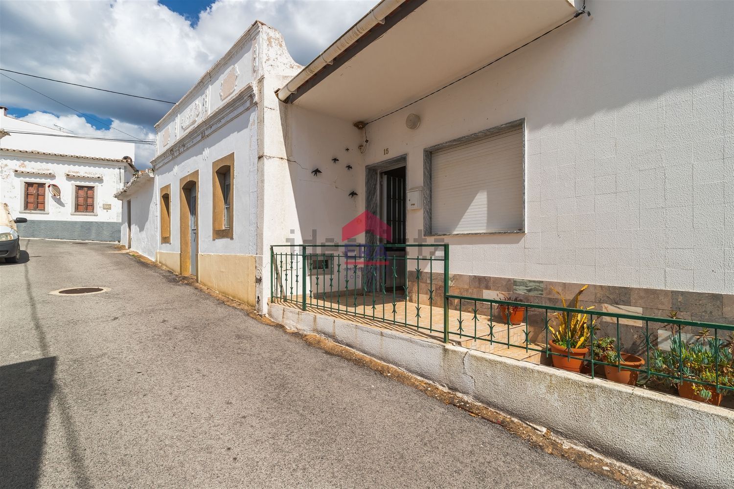 小楼房或独栋别墅出售在Rua Matos Casaca, 5 - 外立面