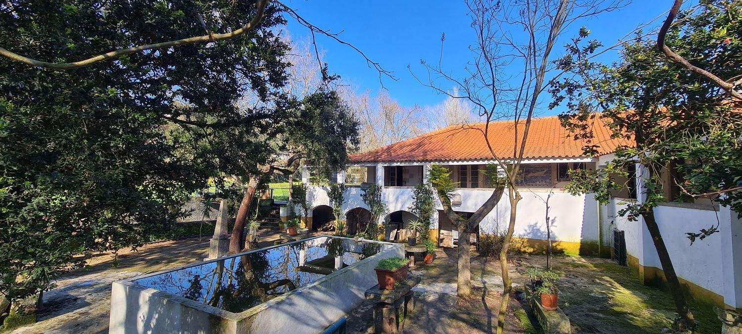 出租小楼房或独栋别墅在 Quinta da Moura - 院子